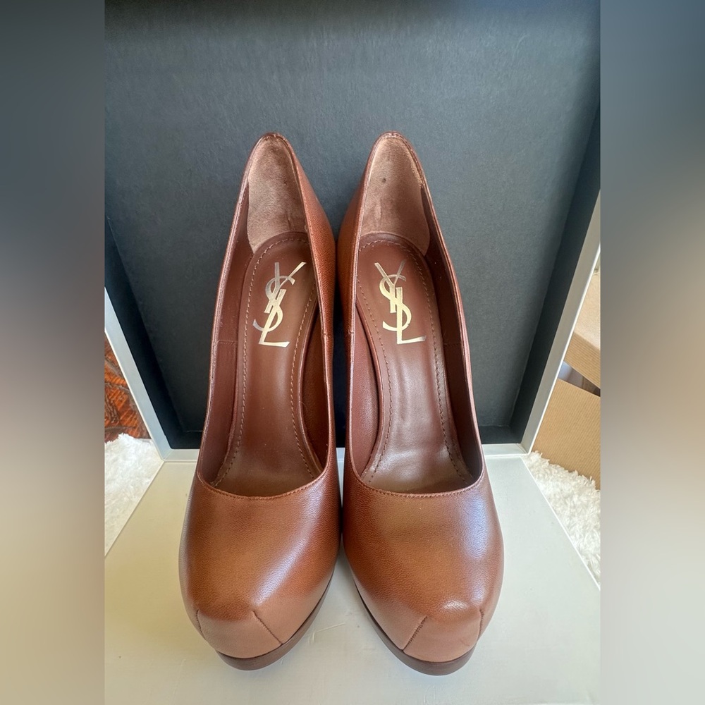 Yves Saint Laurent Women's Brown Leather Tribtoo Pumps